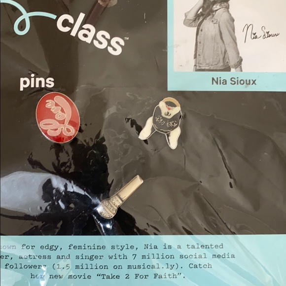 Art class Pins and patches - Picture 3 of 3